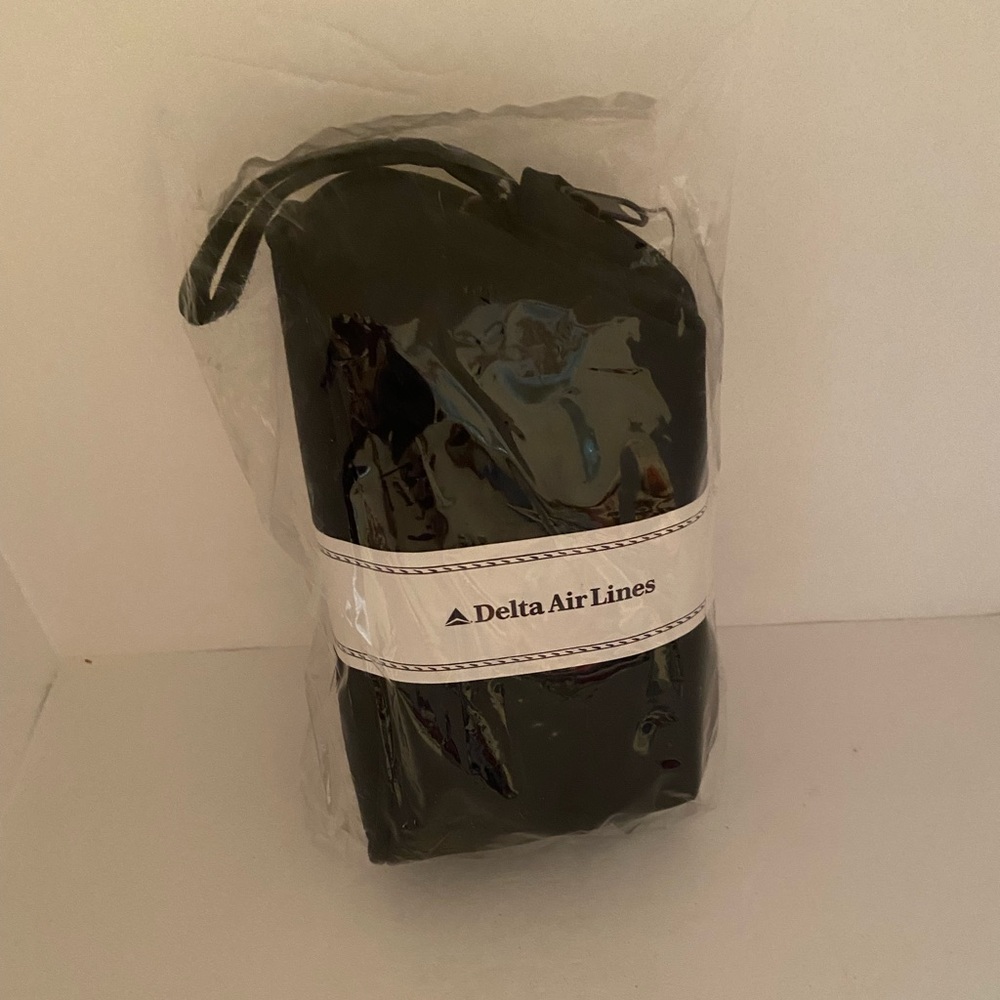 Delta Airlines Travel Amenities Kit - Never Used
